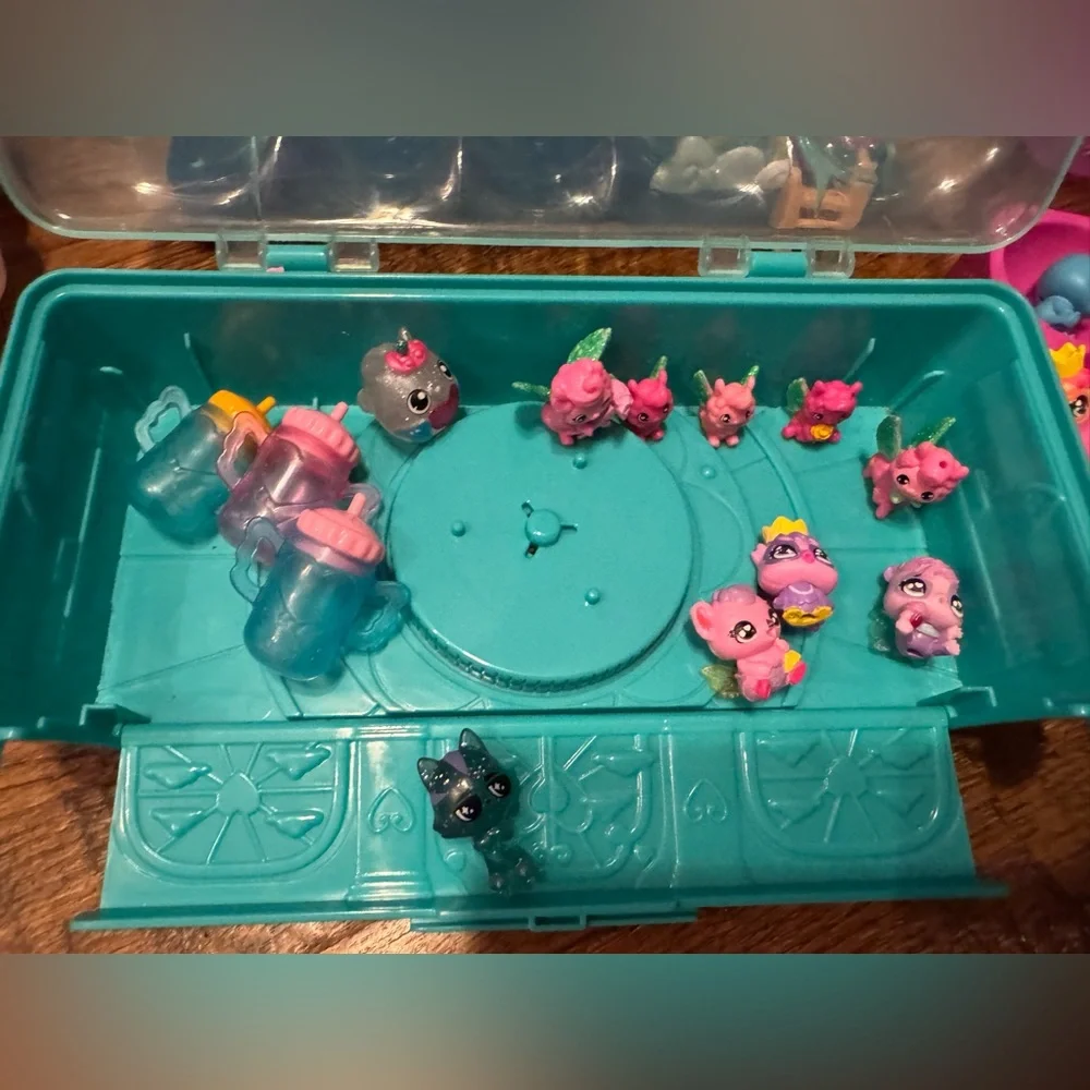 Hatchimals bundle nursery, Llamas, collectibles